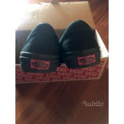 Vans modello slip on Classic nere